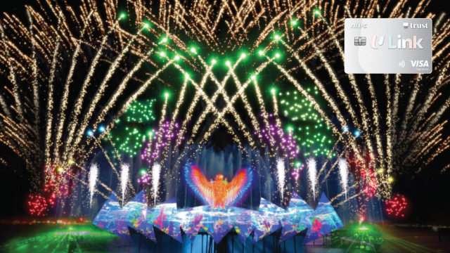 the only daily fireworks show in Singapore