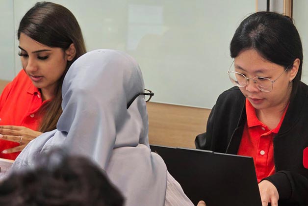 Supporting Twelve Cupcake workers